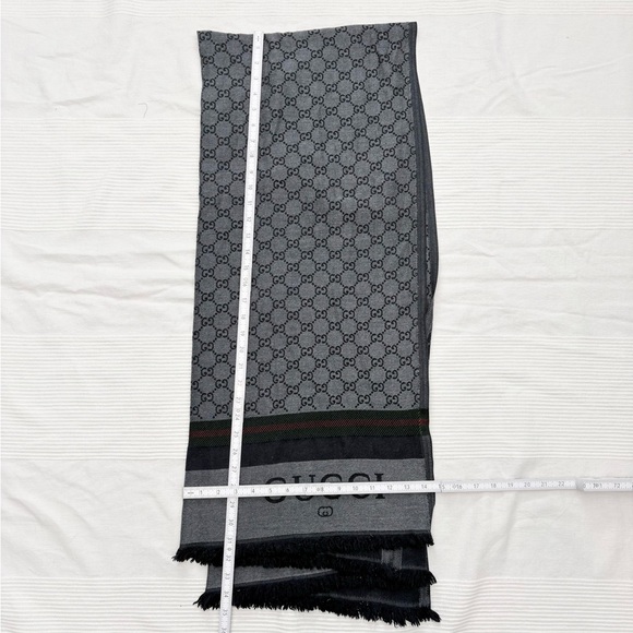 Gucci Patterned Scarf - Picture 2 of 9